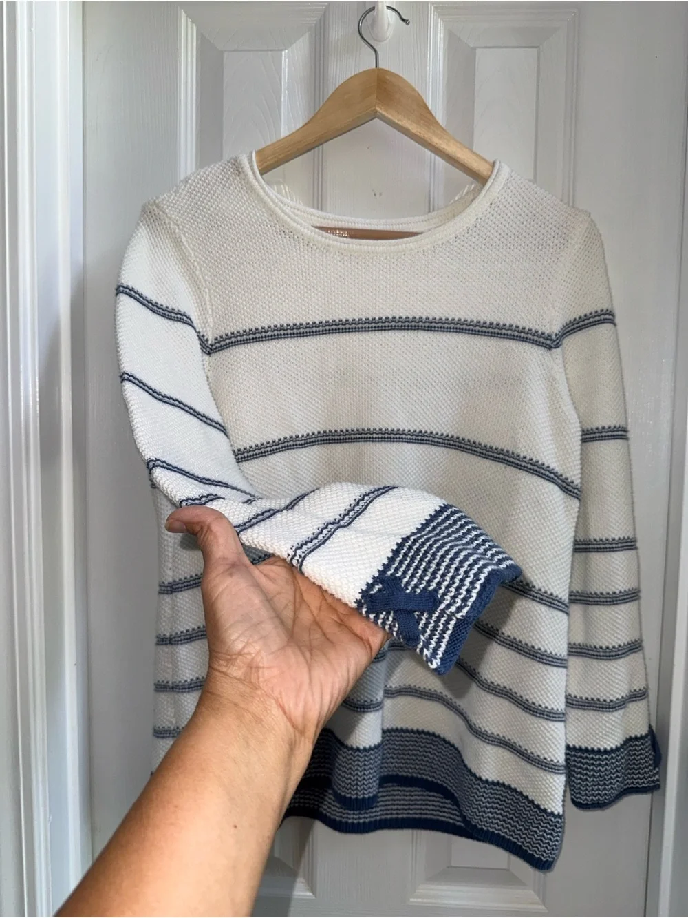 Chico’s Pullover Crew Neck Knit Sweater Medium White Blue Strip Coastal Comfy
